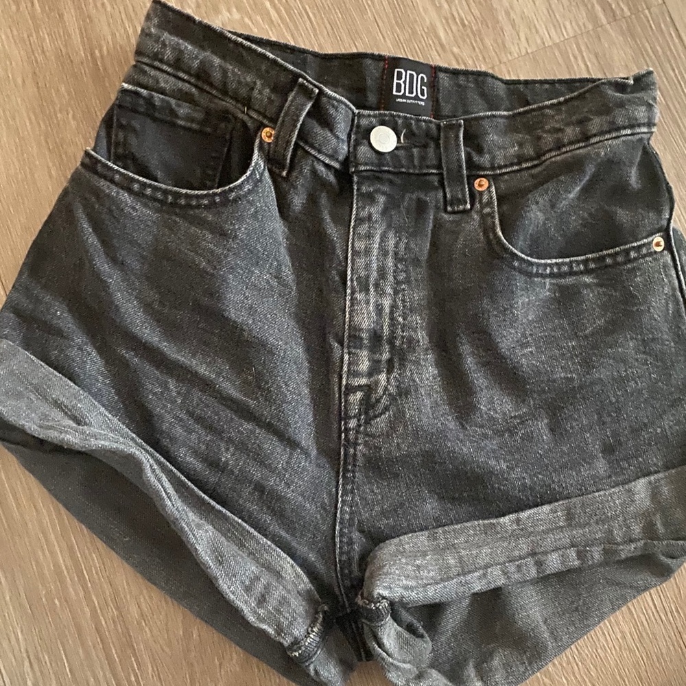 black urban outfitters shorts